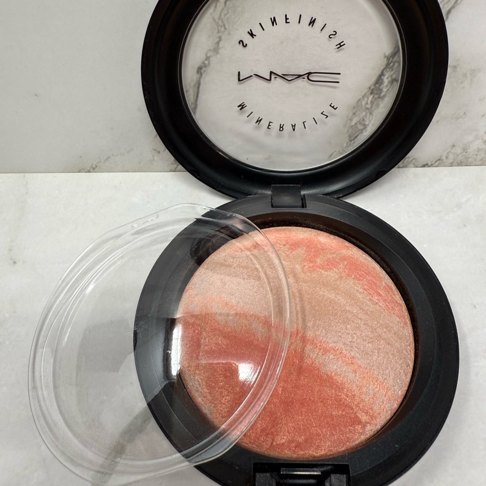 MAC Cosmetics Mineralize Skinfinish face baked powder LUST 0.25 oz / 7 g NEW